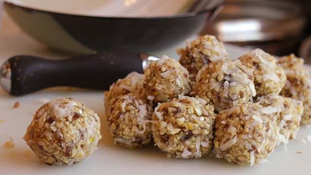 Cashew Coconut energy Balls